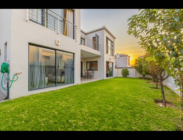 4 BEDROOM HOUSE FOR SALE IN LONEHILL
